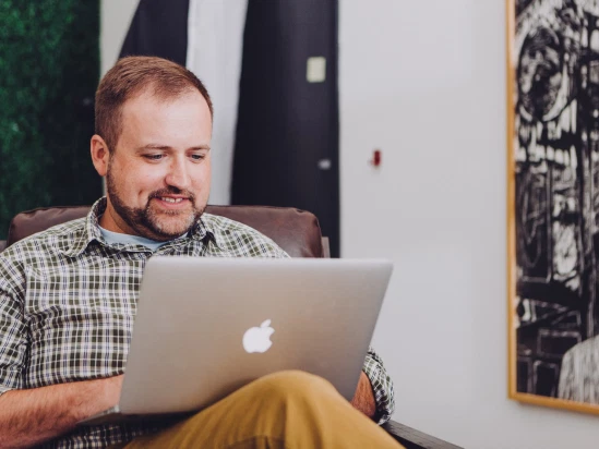 Customer completing car selling process online